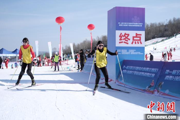 星空体育·(中国)官方网站：冰雪“冷资源” 释放“热效应”