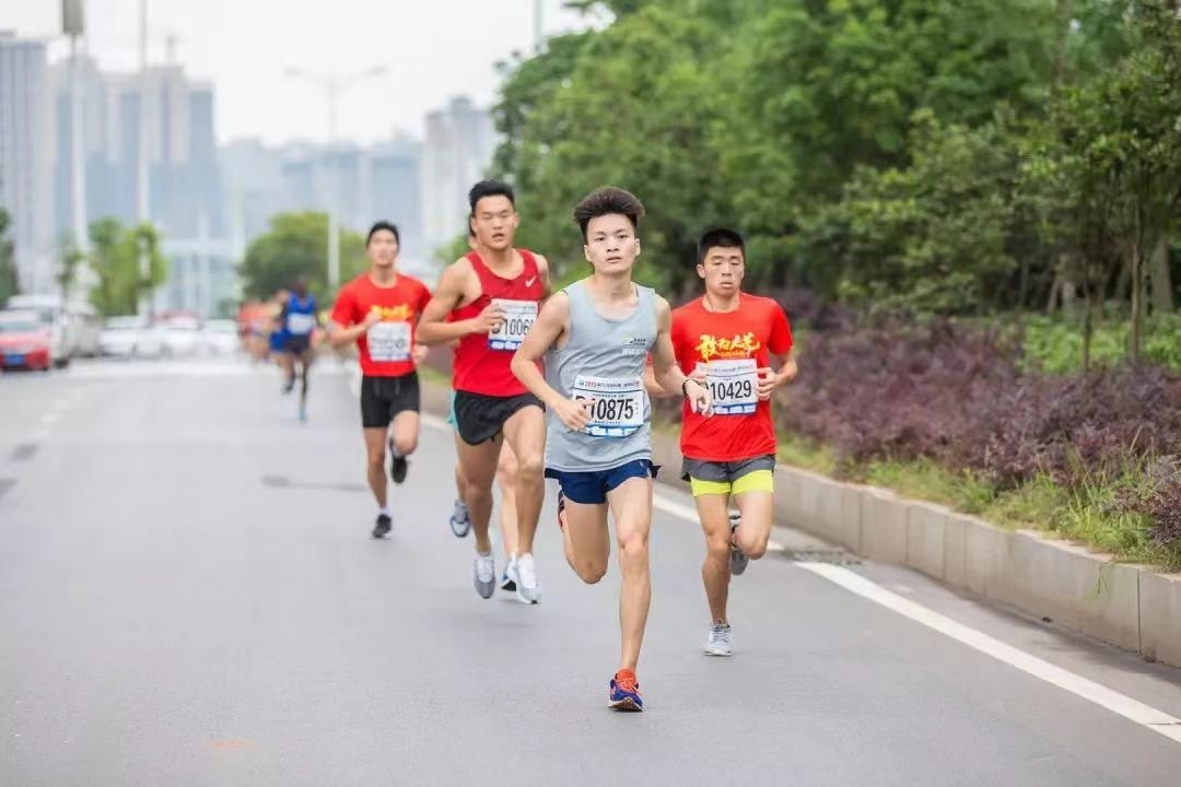 贺龙体育中心恒温游泳馆召开2023夏季工作大会