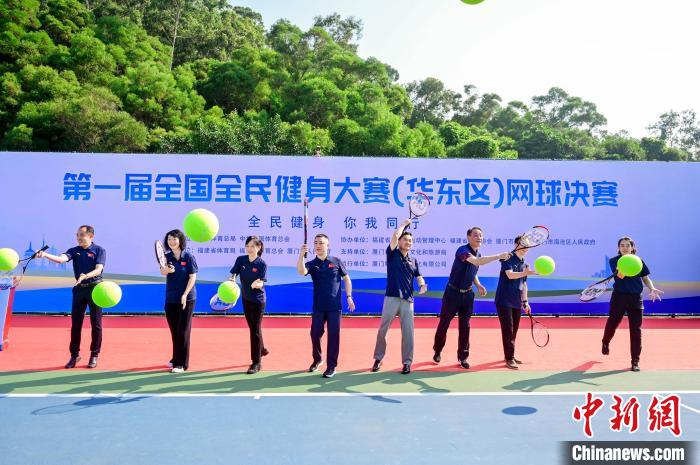 暨大港澳台侨新生迎“开学第一跑” 苏炳添传授热身秘诀