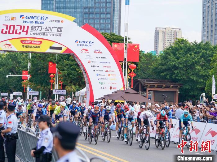 射击世界杯总决赛首日中国队夺三金 黄雨婷破世界纪录夺冠