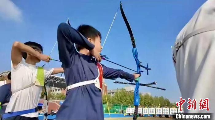 巴黎残奥会冠军林细妹走进校园 鼓励小学生勇往直前