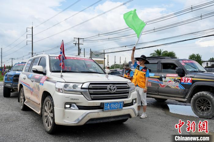 最炫民族风：“现场氛围特别感染我，情不自禁想融入其中”